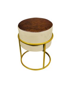 Puff Decorativo Redondo Base de Ferro Dourada Tecido Veludo Bege com Corano Ocre
